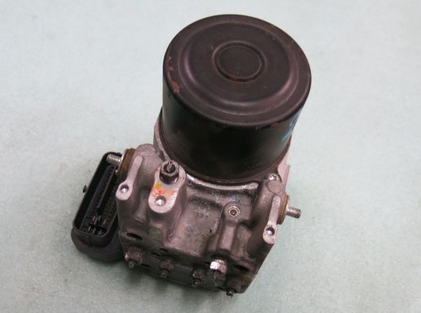 ABS Steuergerät 4454052121 8954152631 ADVICS 1338008890 Toyota Yaris