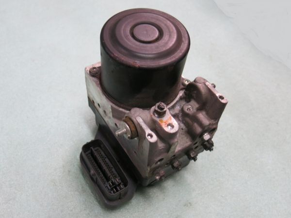 ABS Steuergerät 4454052121 8954152631 ADVICS 1338008890 Toyota Yaris